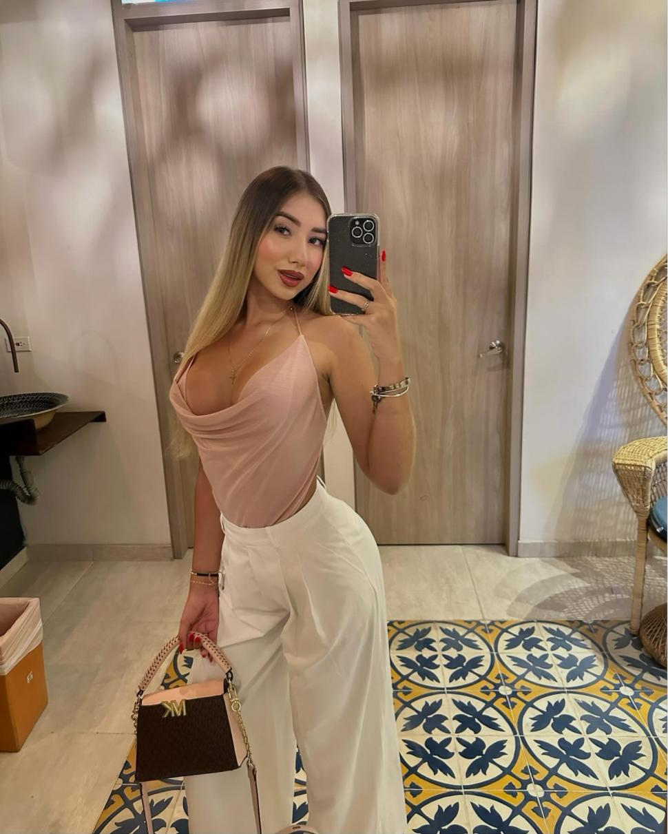 Moartea șocantă a unui fotomodel. Tânăra de 22 de ani a fost împușcată de un bărbat deghizat în curier, care i-a sunat la ușă 973958