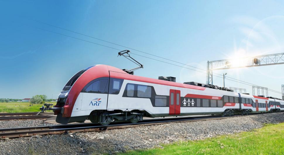 România a primit primul tren electric fabricat de polonezii de la PESA, din cele 62 comandate. Cum arată garnitura 973912