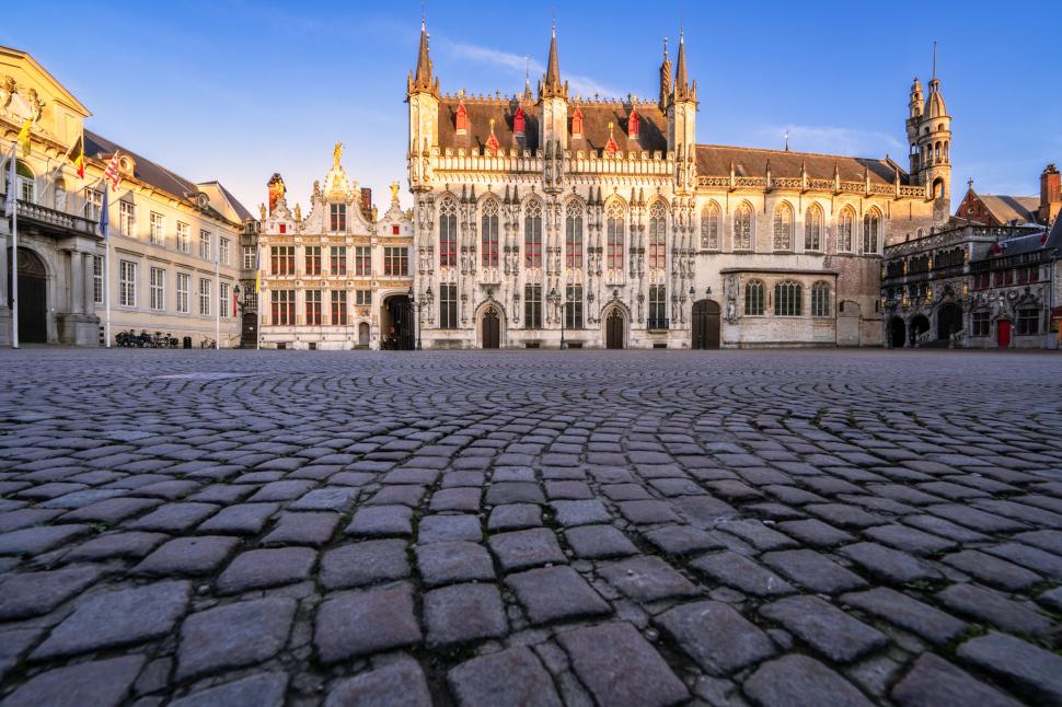 După ce au furat nisip din Sardinia și obiecte din Pompei, turiștii au pus acum ochii pe orașul Bruges. Ce i-a atras aici 974165