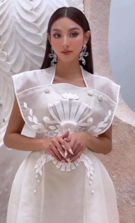 O regină a frumuseții din Vietnam a fost arestată pe aeroport din cauza unor jeleuri 974083