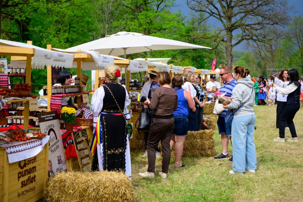 Peste 10.000 de participanți și 80 de mici producători locali, în a treia ediție a festivalului Suflet de România 974029