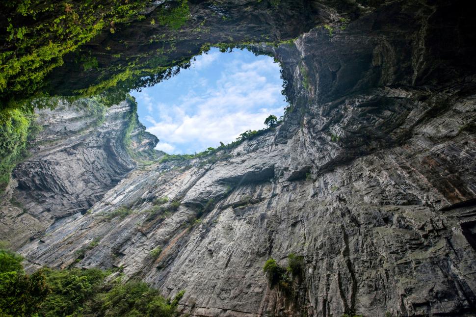 „Groapa Cerească”. Cea mai mare dolină din lume arată puterea și frumusețea absolută a naturii 974610