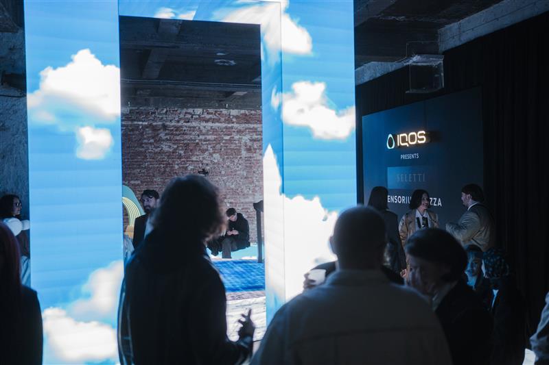 Trăiește o experiență IQOS x Sensorium Piazza, în care arta și tehnologia construiesc comunitatea  974651