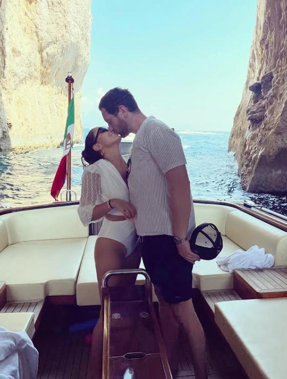 Prințesa Iman, nepoata ultimului șah al Iranului, a organizat o nuntă cum nimeni nu se aștepta și a făcut publice imaginile  974944