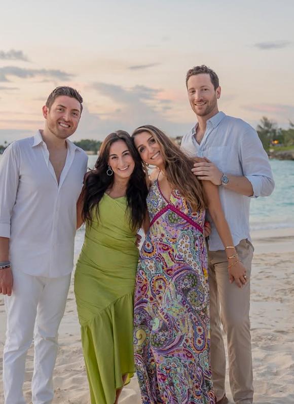 Prințesa Iman, nepoata ultimului șah al Iranului, a organizat o nuntă cum nimeni nu se aștepta și a făcut publice imaginile  974948