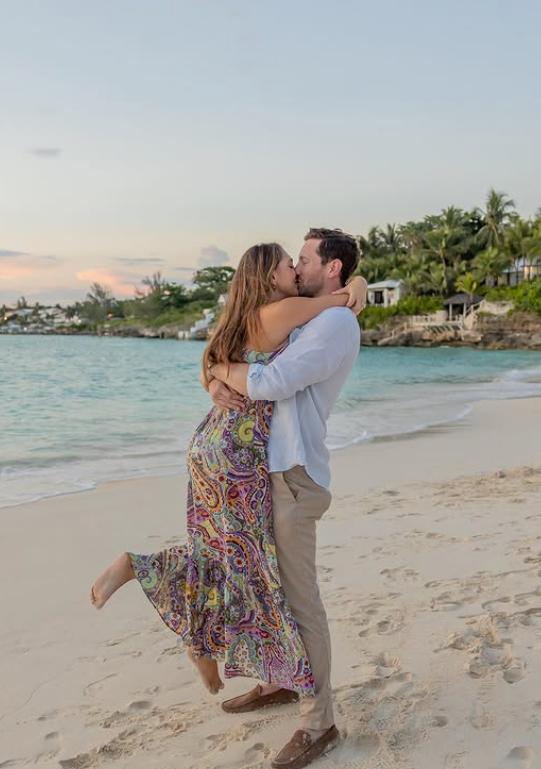 Prințesa Iman, nepoata ultimului șah al Iranului, a organizat o nuntă cum nimeni nu se aștepta și a făcut publice imaginile  974949