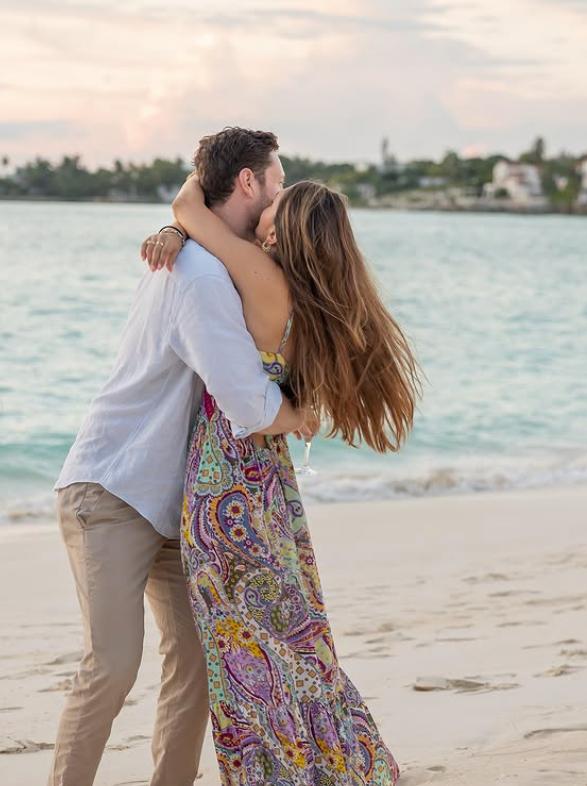 Prințesa Iman, nepoata ultimului șah al Iranului, a organizat o nuntă cum nimeni nu se aștepta și a făcut publice imaginile  974951