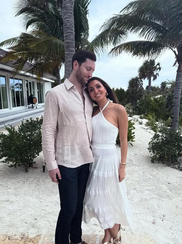 Prințesa Iman, nepoata ultimului șah al Iranului, a organizat o nuntă cum nimeni nu se aștepta și a făcut publice imaginile  974953