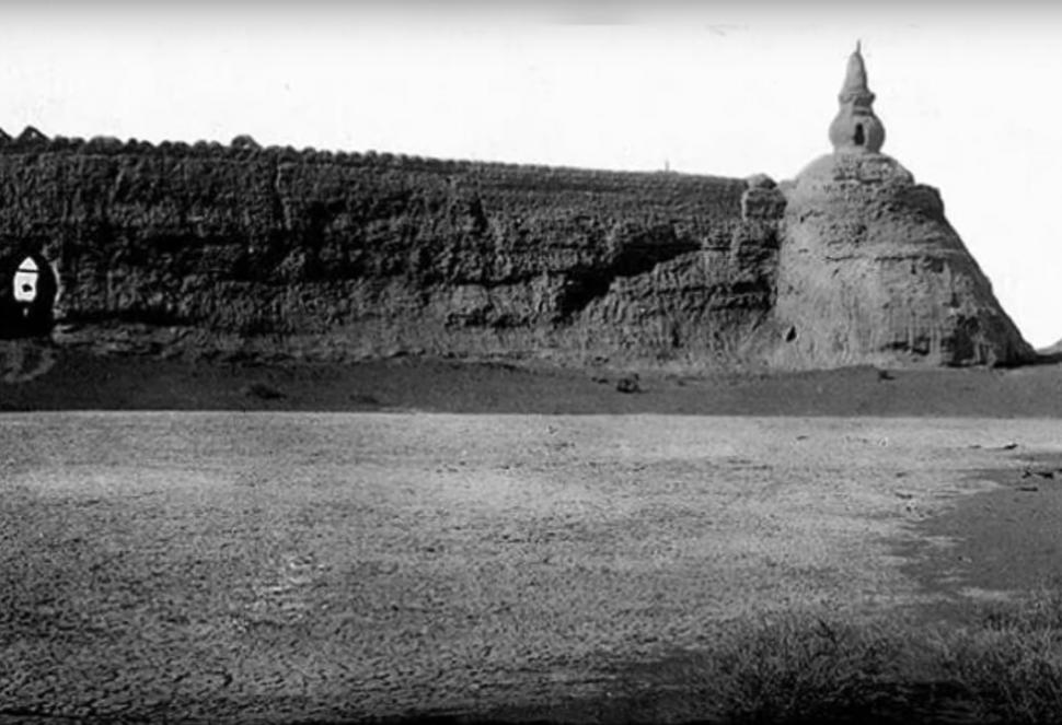 „Aici sunt fantome”. Povestea uluitoare a „Orașului Negru”, ridicat la 1032, acum înghițit de nisipul deșertului 974125