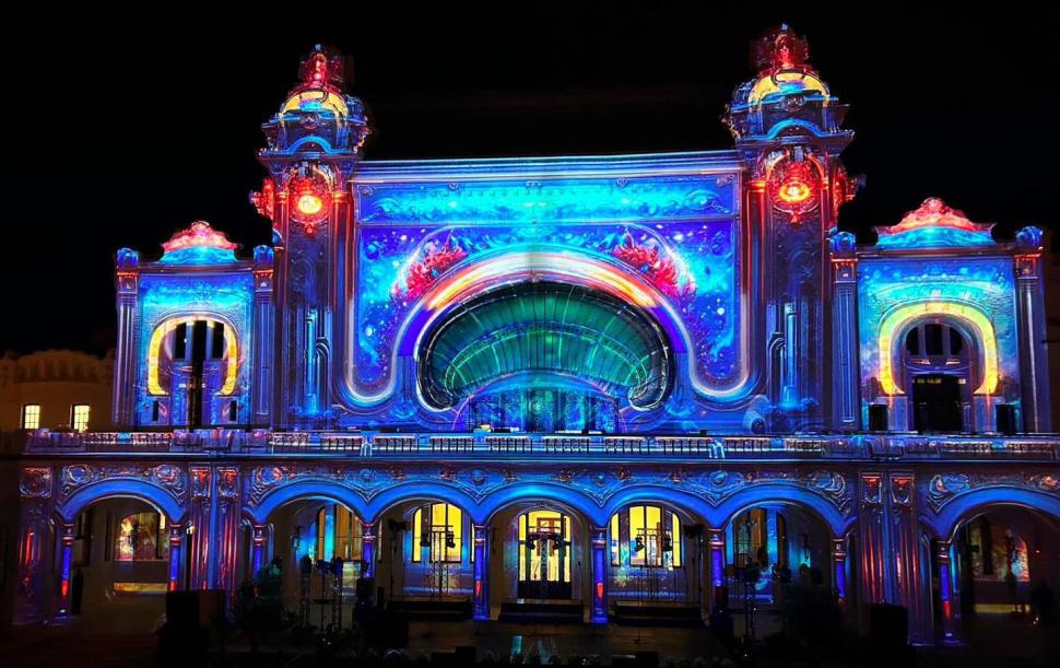 Imagini spectaculoase cu Cazinoul din Constanța după redeschidere. În patru zile a fost vizitat de 10.000 de oameni  975324