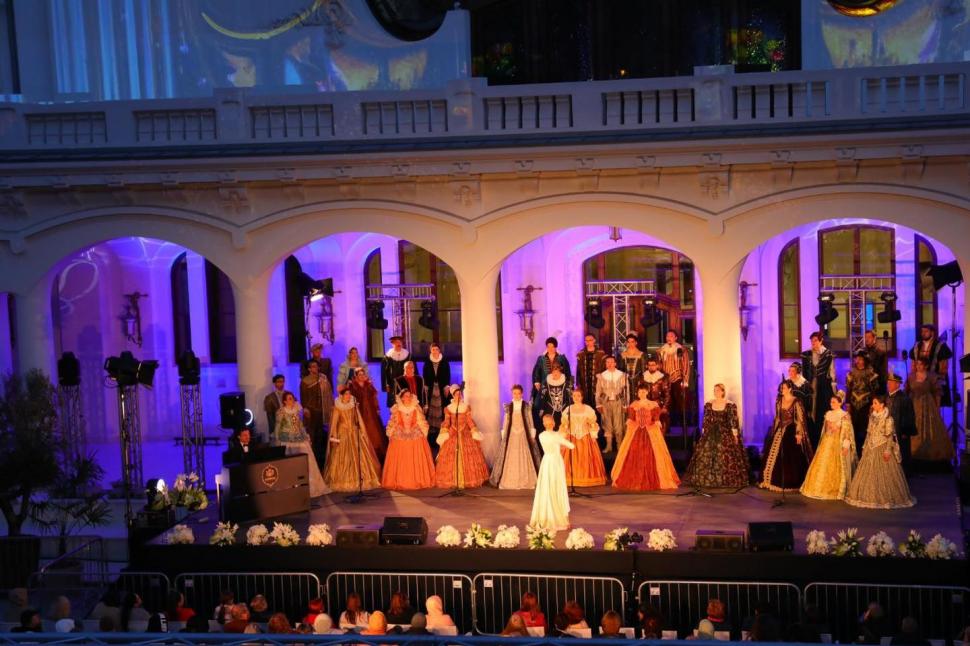 Imagini spectaculoase cu Cazinoul din Constanța după redeschidere. În patru zile a fost vizitat de 10.000 de oameni  975325