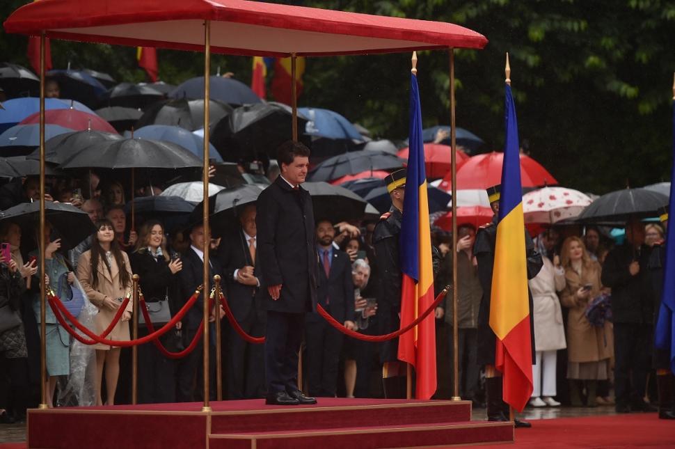 Vedete şi oameni de afaceri, prezenţi la ceremonia de învestire a lui Nicuşor Dan: "Este un om care preferă să facă" 975528