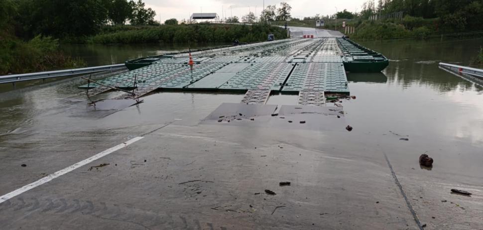 Cele mai impresionante imagini de la intervenția pompierilor pentru salvarea oamenilor și animalelor din calea apelor 976021