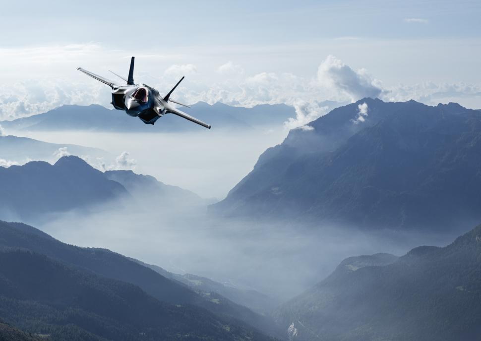 Cele mai mari forțe aeriene din lume în 2025, numărul 6 vă va surprinde 976063