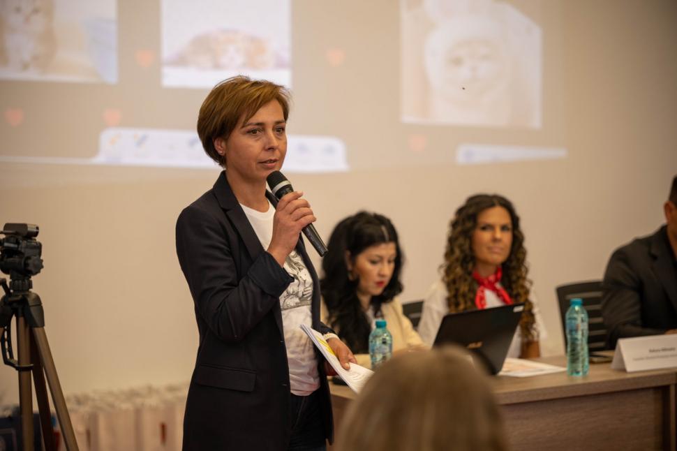 "Ora cu şi pentru animale" ar putea deveni materie opţională în şcolile din toată România. Autorităţile din Ilfov pregătesc documentele 976590