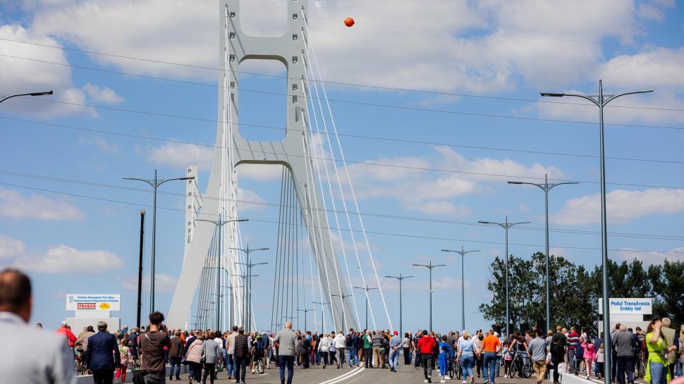A fost inaugurat podul Transilvania, cel mai lung pod hobanat din România: „E o minune a ingineriei” 976997