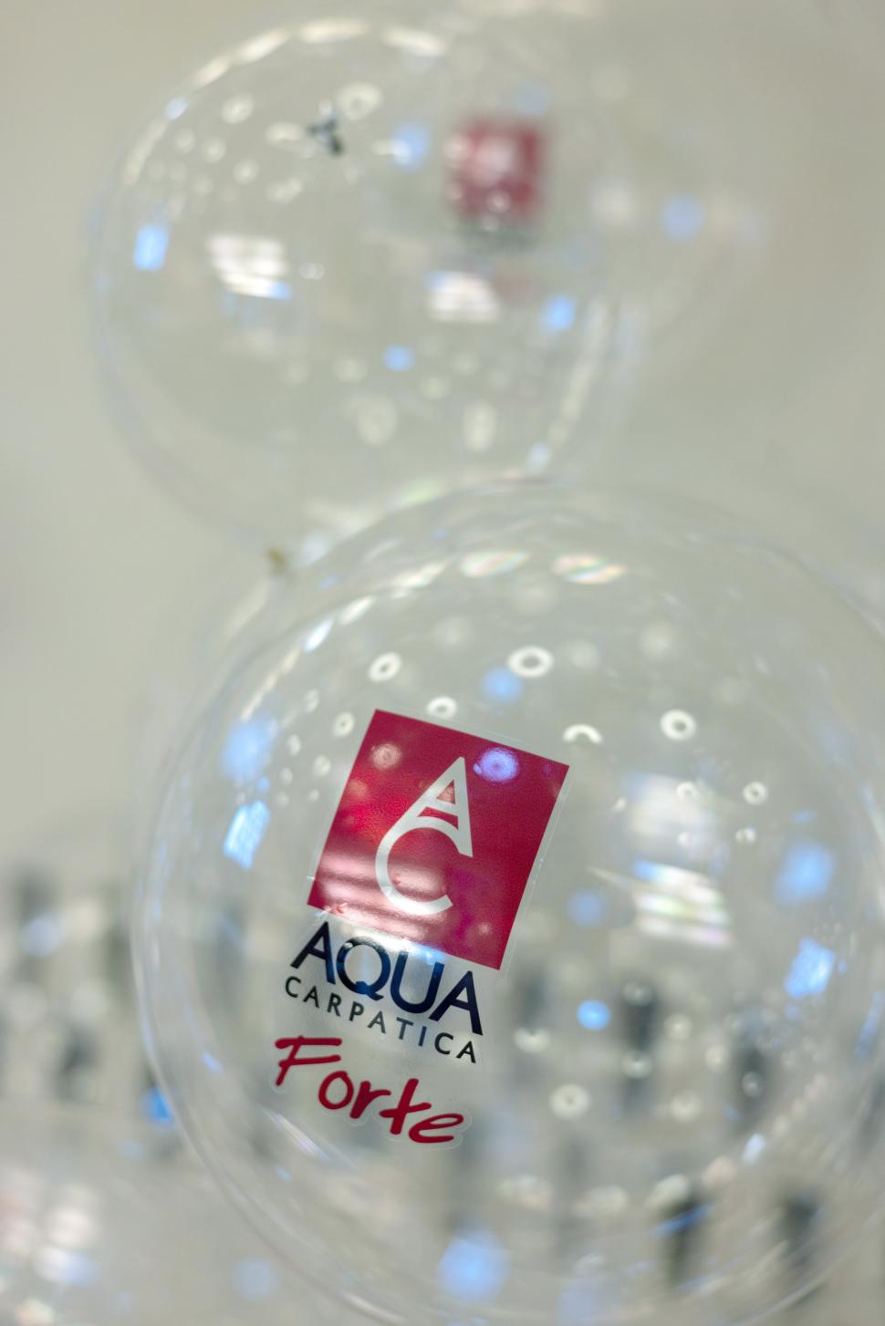 Puritate și rafinament la FOMO: AQUA Carpatica redefinește efervescența 976966