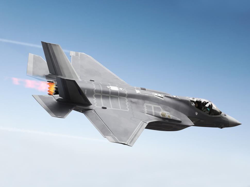 10 cele mai puternic înarmate avioane de vânătoare din lume. F-35 este doar pe locul 6 976816