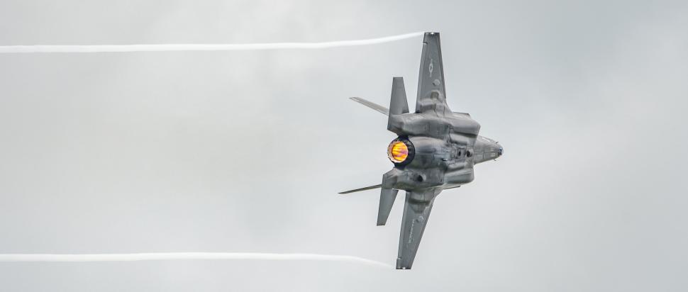 10 cele mai puternic înarmate avioane de vânătoare din lume. F-35 este doar pe locul 6 976819