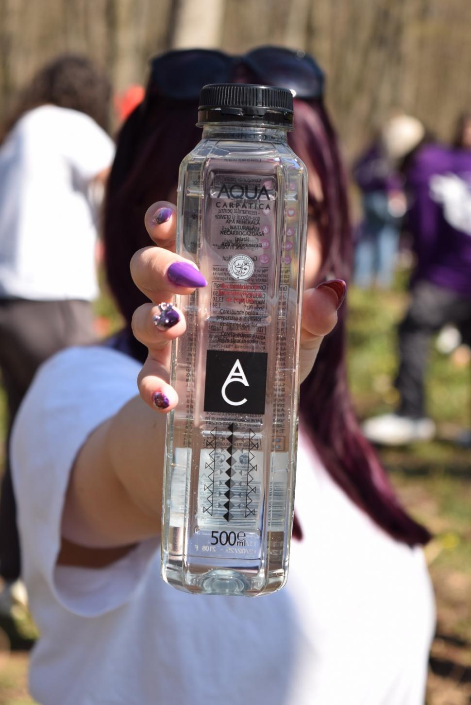 AQUA Carpatica și Uniunea Studenților din România: ,,Studentii plantează!’’ pentru un viitor mai verde 977592