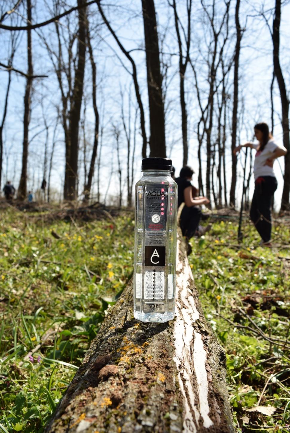 AQUA Carpatica și Uniunea Studenților din România: ,,Studentii plantează!’’ pentru un viitor mai verde 977594