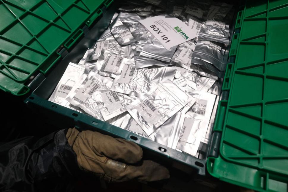 "Seiful Apocalipsei" din Svalbard. Aici se păstrează, la 100 de metri sub munte, viitorul Omenirii 976756