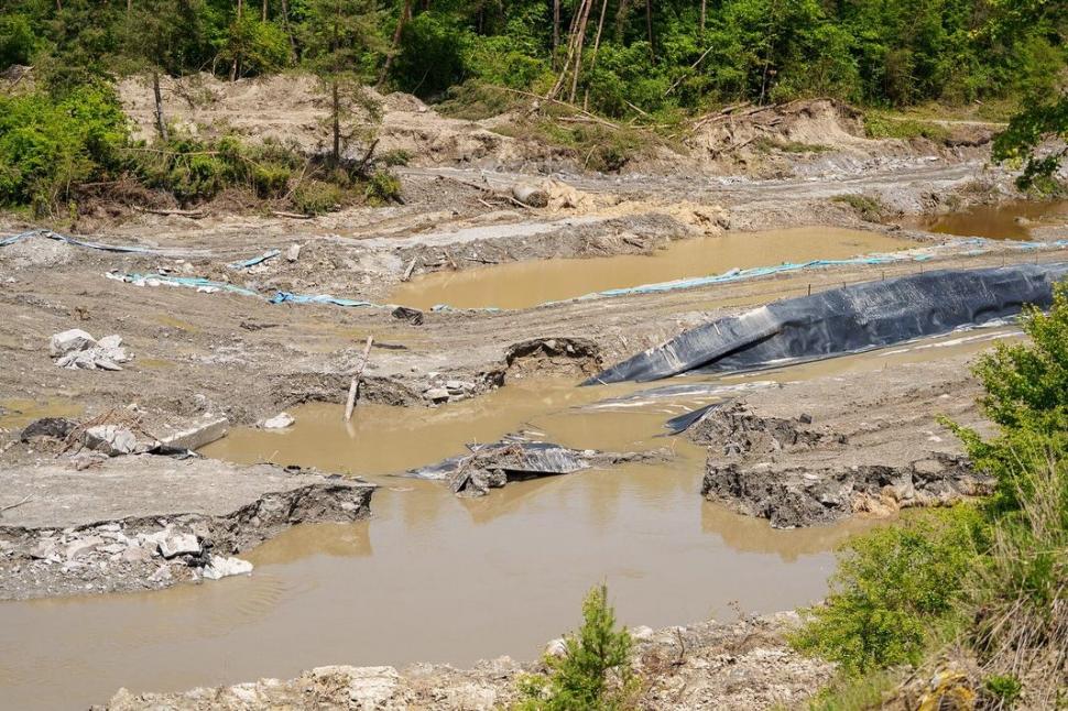 Nicușor Dan anunță primele măsuri la Praid: Salrom va face un „bypass” care să preia apa. Întrebarea e dacă putem salva întreaga salină 977141