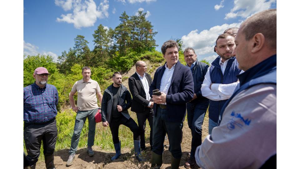 Nicușor Dan anunță primele măsuri la Praid: Salrom va face un „bypass” care să preia apa. Întrebarea e dacă putem salva întreaga salină 977145