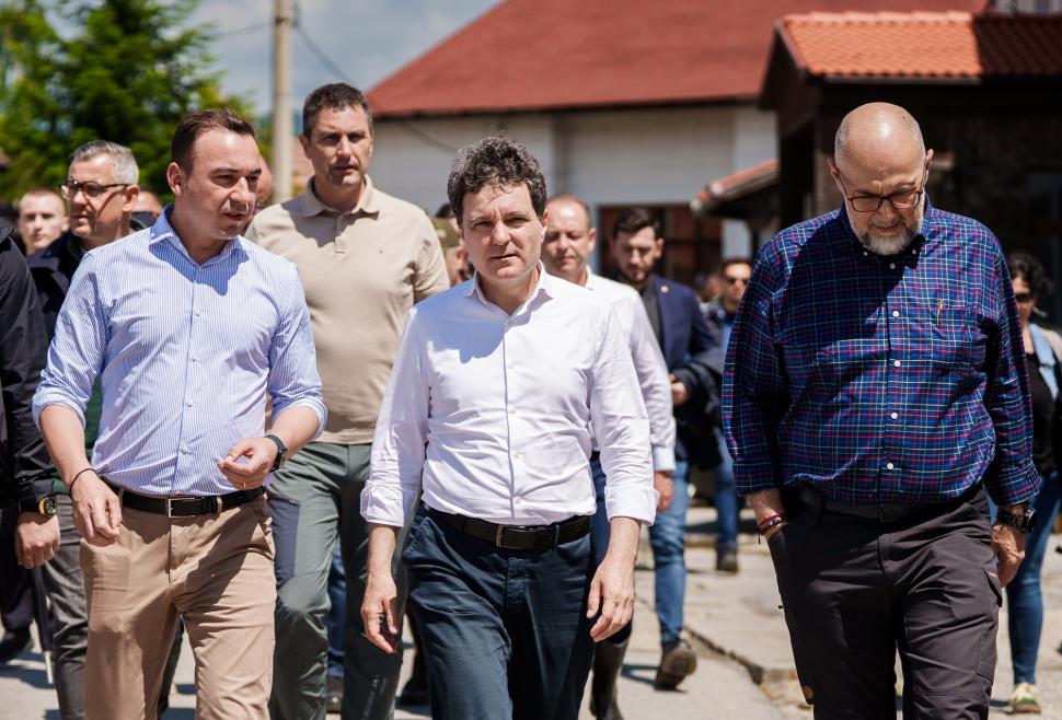 Nicușor Dan anunță primele măsuri la Praid: Salrom va face un „bypass” care să preia apa. Întrebarea e dacă putem salva întreaga salină 977146