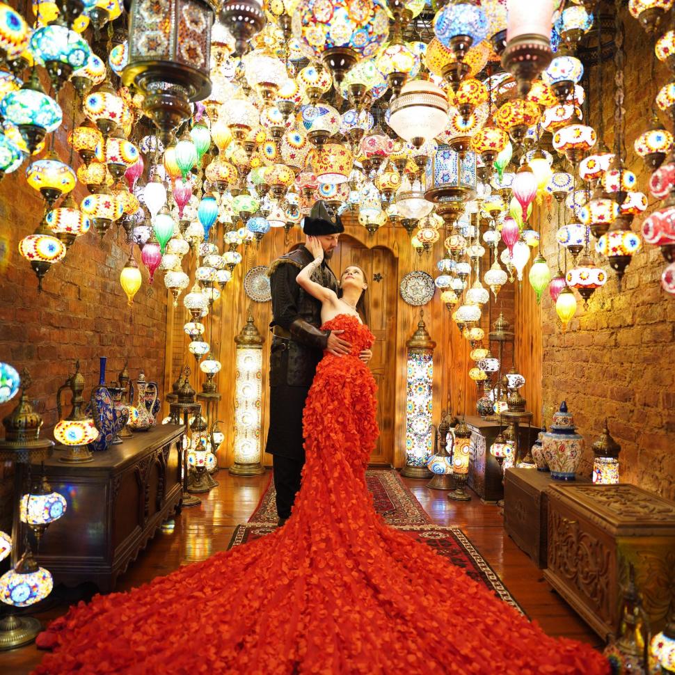 Cazul crimei din Cosmopolis se complică. Soţul victimei a ameninţat-o cu moartea pe fiica asasinului 977357