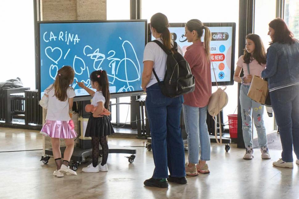 Copiii din Craiova sunt sărbătoriţi de ziua lor în "Tabara de Genii", organizată la Teatrul Național "Marin Sorescu" 977272