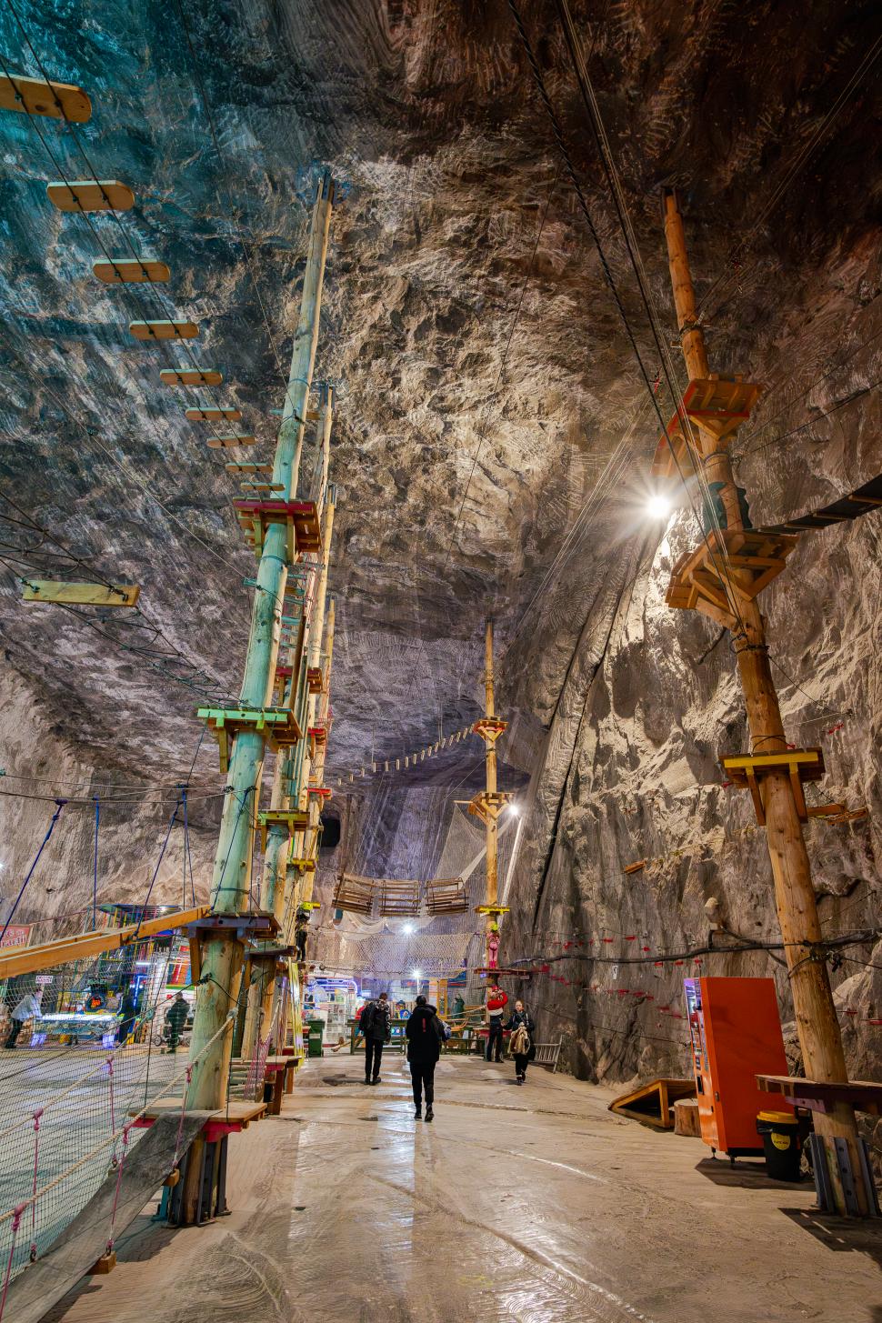 Cum arăta Salina Praid, înainte să fie distrusă de inundaţii. 500 de mii de turiști au vizitat salina în 2024 977337