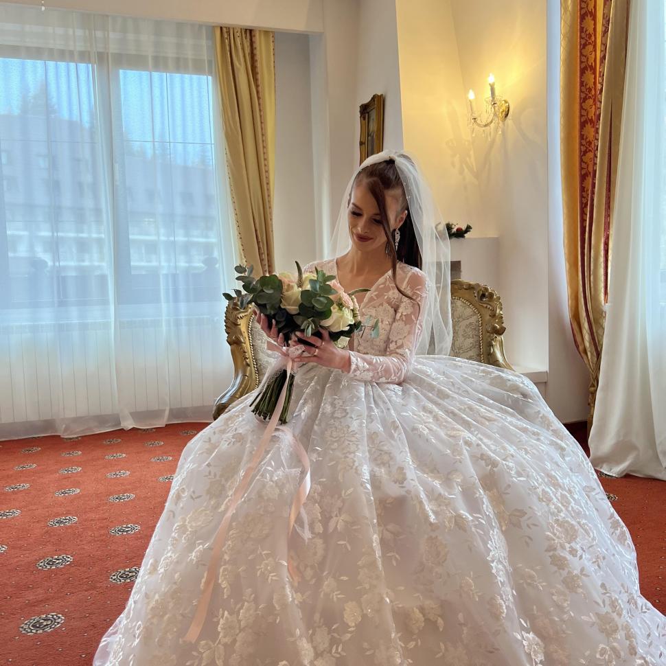 Momentul în care Teodora, tânăra însărcinată, a fost împuşcată în faţa fetiţei sale  977233