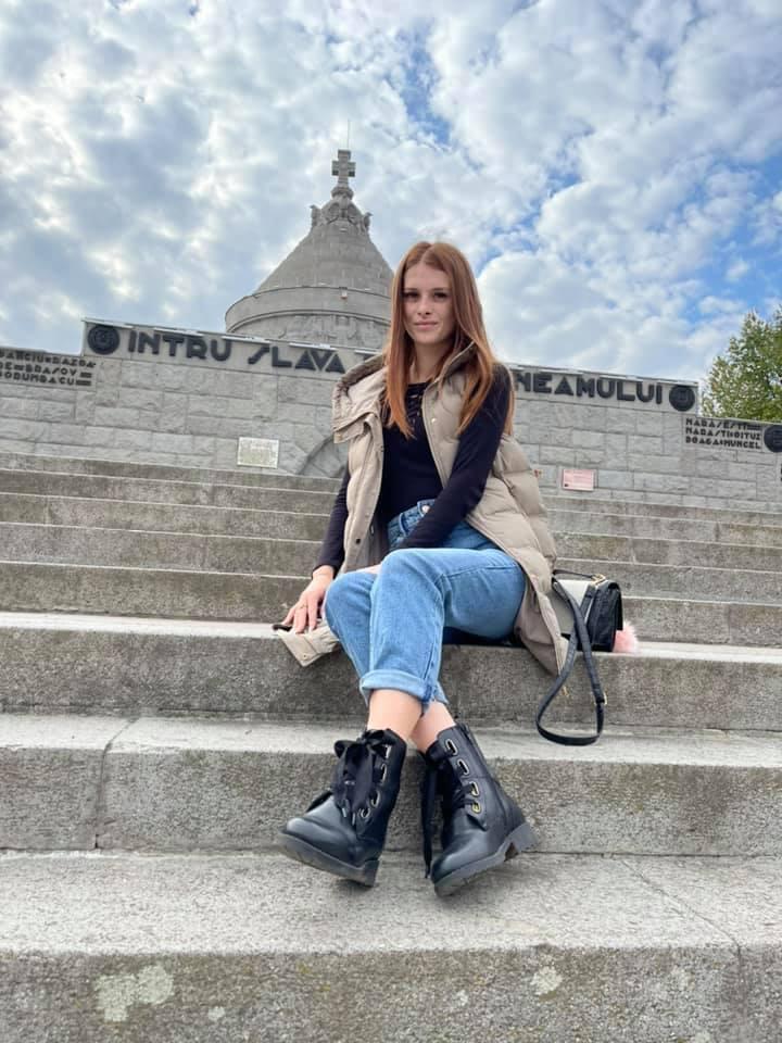 Apar detalii şocante în cazul crimei din Cosmopolis. Teodora era hărțuită de ani de zile, agresorul a scris o carte despre relația lor 977557