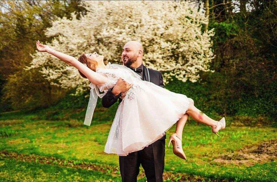 Apar detalii şocante în cazul crimei din Cosmopolis. Teodora era hărțuită de ani de zile, agresorul a scris o carte despre relația lor 977572