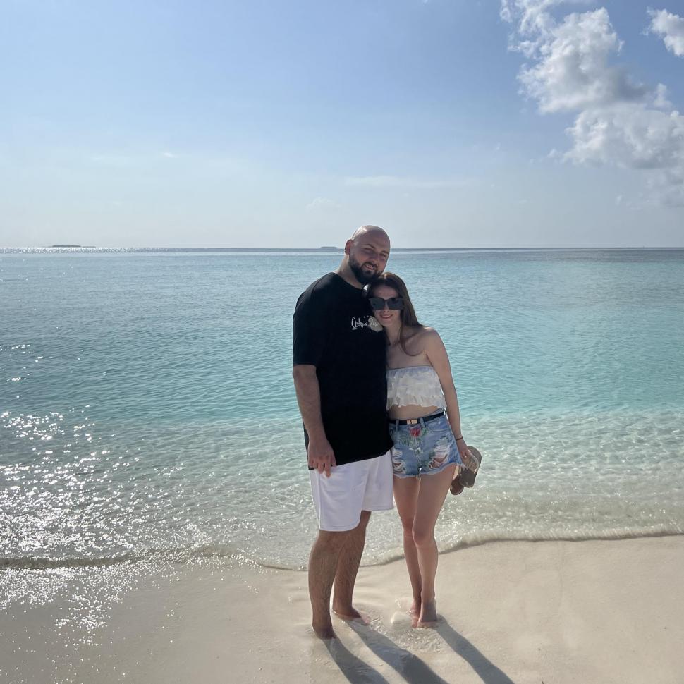 Apar detalii şocante în cazul crimei din Cosmopolis. Teodora era hărțuită de ani de zile, agresorul a scris o carte despre relația lor 977580