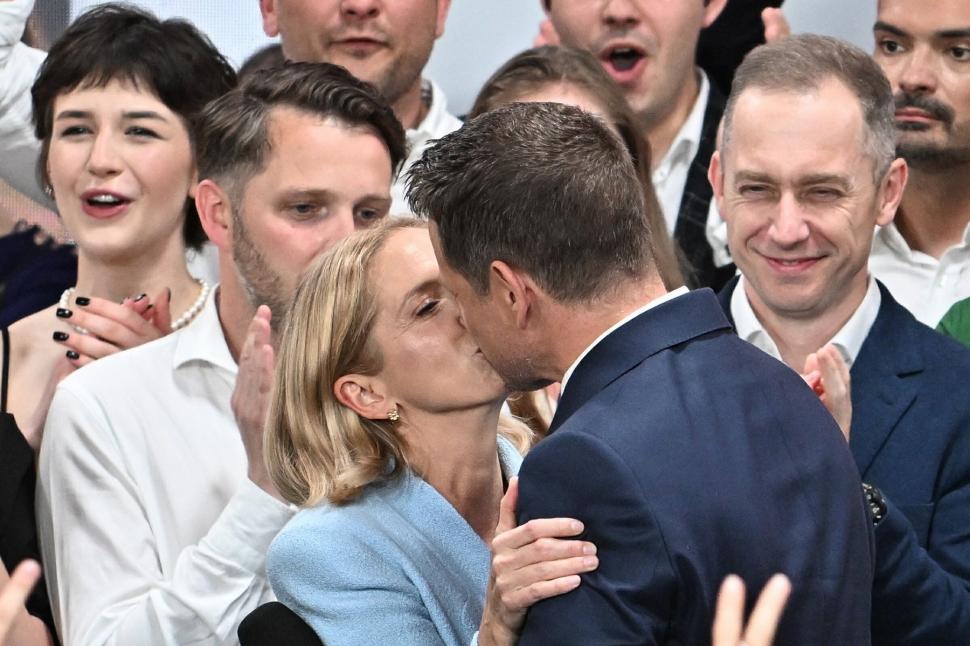 Momentul „Mihaela, dragostea mea” în Polonia. Trzaskowski a cerut aplauze pentru „prima doamnă”, după care a aflat că a pierdut 977619