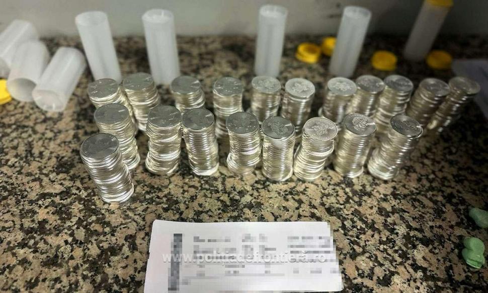 Pe Aeroportul Otopeni, polițiștii au descoperit 500 de monede în bagajele a doi străini. Ce voiau să facă cu ele și cât valorează  977600
