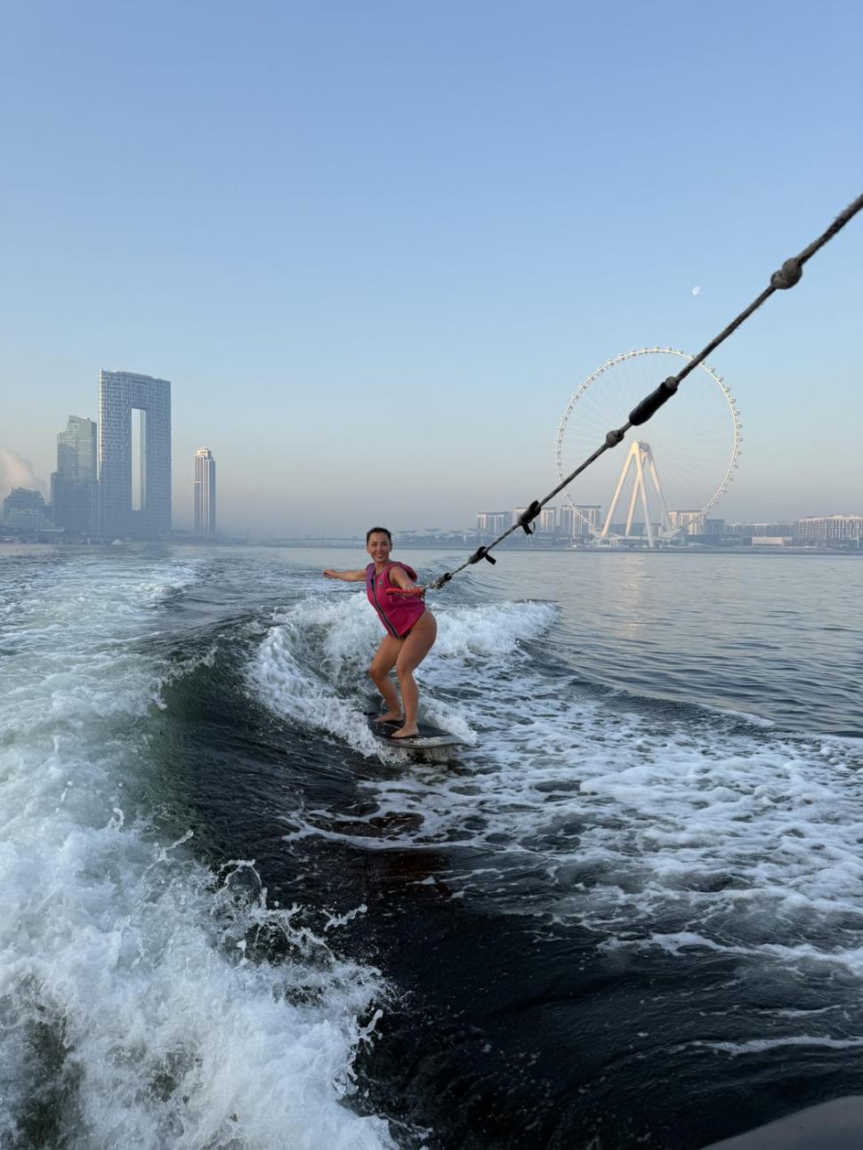 Experiența unei tinere de 25 de ani care s-a mutat în Dubai. După numai 5 luni a făcut o constatare uluitoare 977865