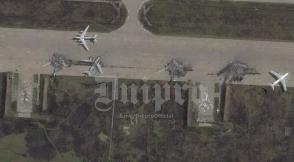 Imagini din satelit cu bombardierele nucleare ale lui Putin, distruse de roiul de drone ucrainene. Rușii le protejau cu cauciucuri 978191