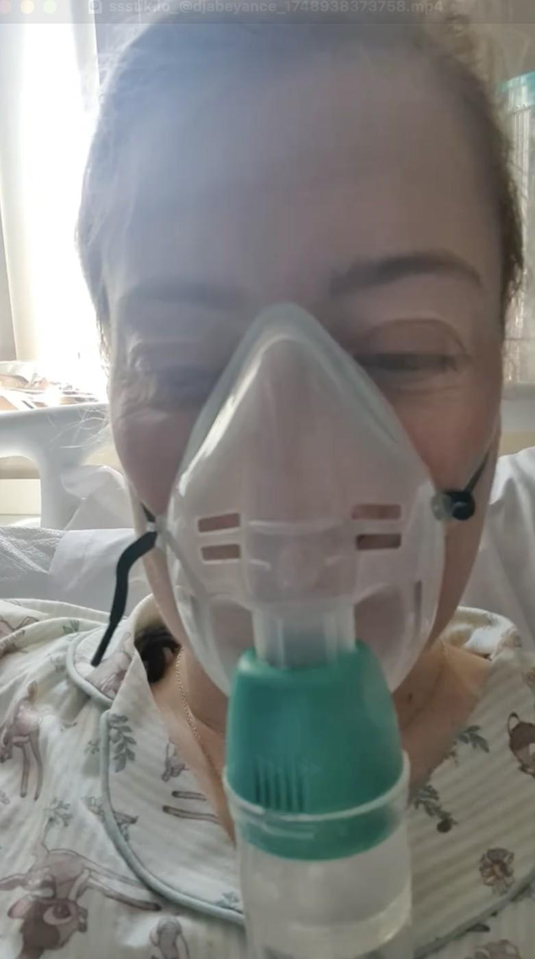 O femeie s-a dus în Turcia să-și facă dantura pe bani puțini. A fost desfigurată și suferă de dureri imposibile 977980