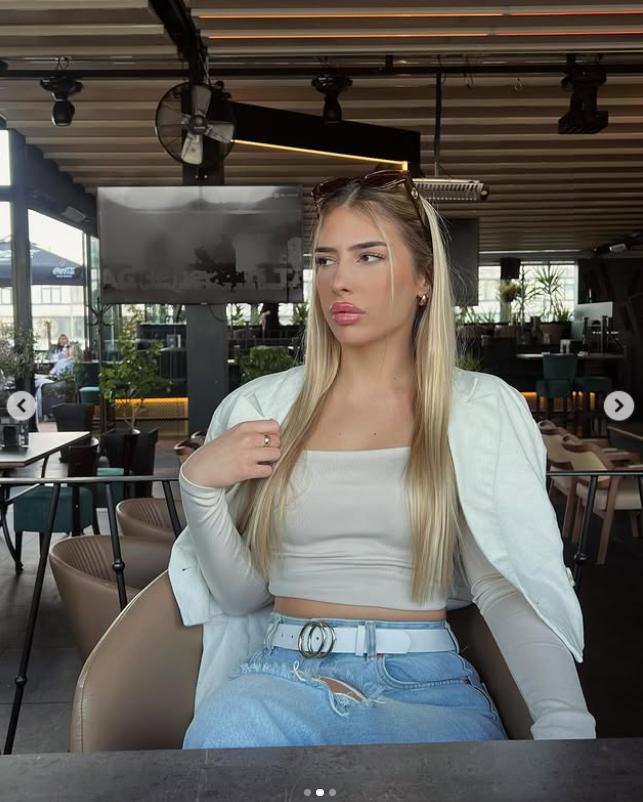 Scene de groază în Muntenegru: o tânără a făcut un atac de panică în parasailing, și-a desfăcut hamul și a căzut de la 50 de m înălțime 977801