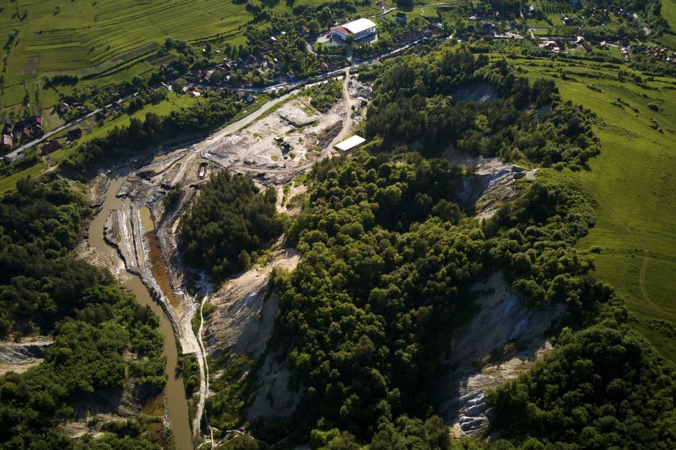 Situația de la Praid se înrăutățește. Arafat anunță că vor veni în țară experți din Europa pentru a ajuta la salvarea salinei 978032