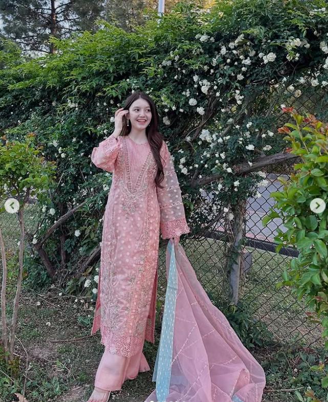 O fată de 17 ani, vedetă pe TikTok, a fost împușcată mortal de un bărbat pentru că nu a vrut să se întâlnească cu el 978319