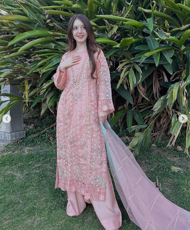 O fată de 17 ani, vedetă pe TikTok, a fost împușcată mortal de un bărbat pentru că nu a vrut să se întâlnească cu el 978320