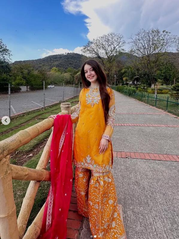 O fată de 17 ani, vedetă pe TikTok, a fost împușcată mortal de un bărbat pentru că nu a vrut să se întâlnească cu el 978323