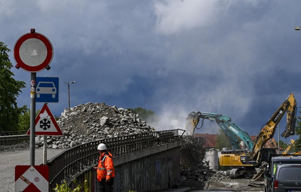 The Guardian: „Ruginească-se în pace”. Cum a ajuns Germania de la motorul Europei la o infrastructură în colaps și cum profită AfD-ul 978009