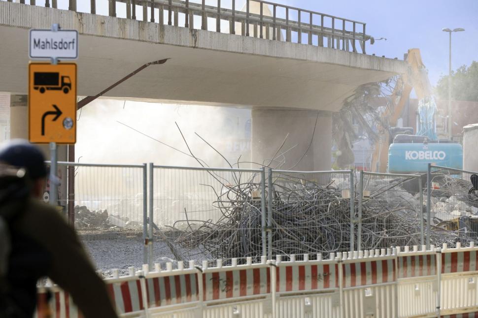 The Guardian: „Ruginească-se în pace”. Cum a ajuns Germania de la motorul Europei la o infrastructură în colaps și cum profită AfD-ul 978017