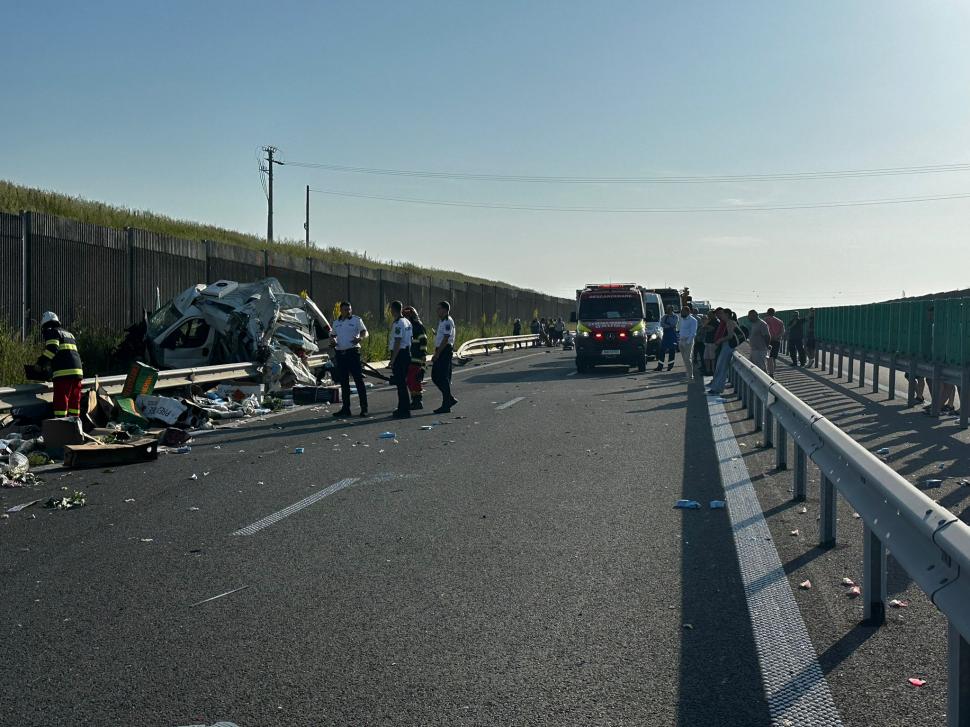 Un mort și un rănit, după ce o dubiță și un TIR s-au izbit pe Drumul expres Craiova - Piteşti 978400