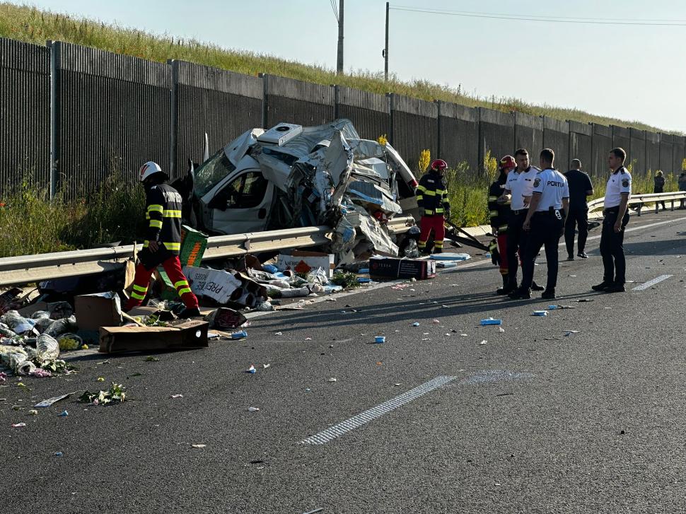 Un mort și un rănit, după ce o dubiță și un TIR s-au izbit pe Drumul expres Craiova - Piteşti 978404